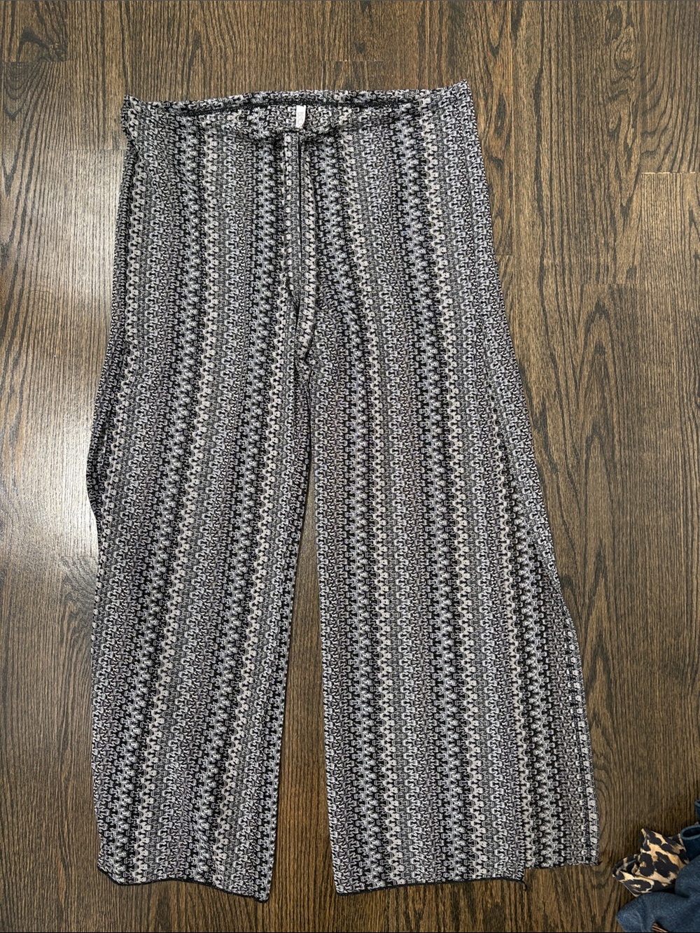 BECCA Black & White Patterned Wide Leg Swim Coverup Pants metallic